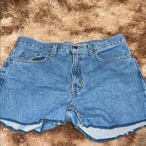 Jean cut off short